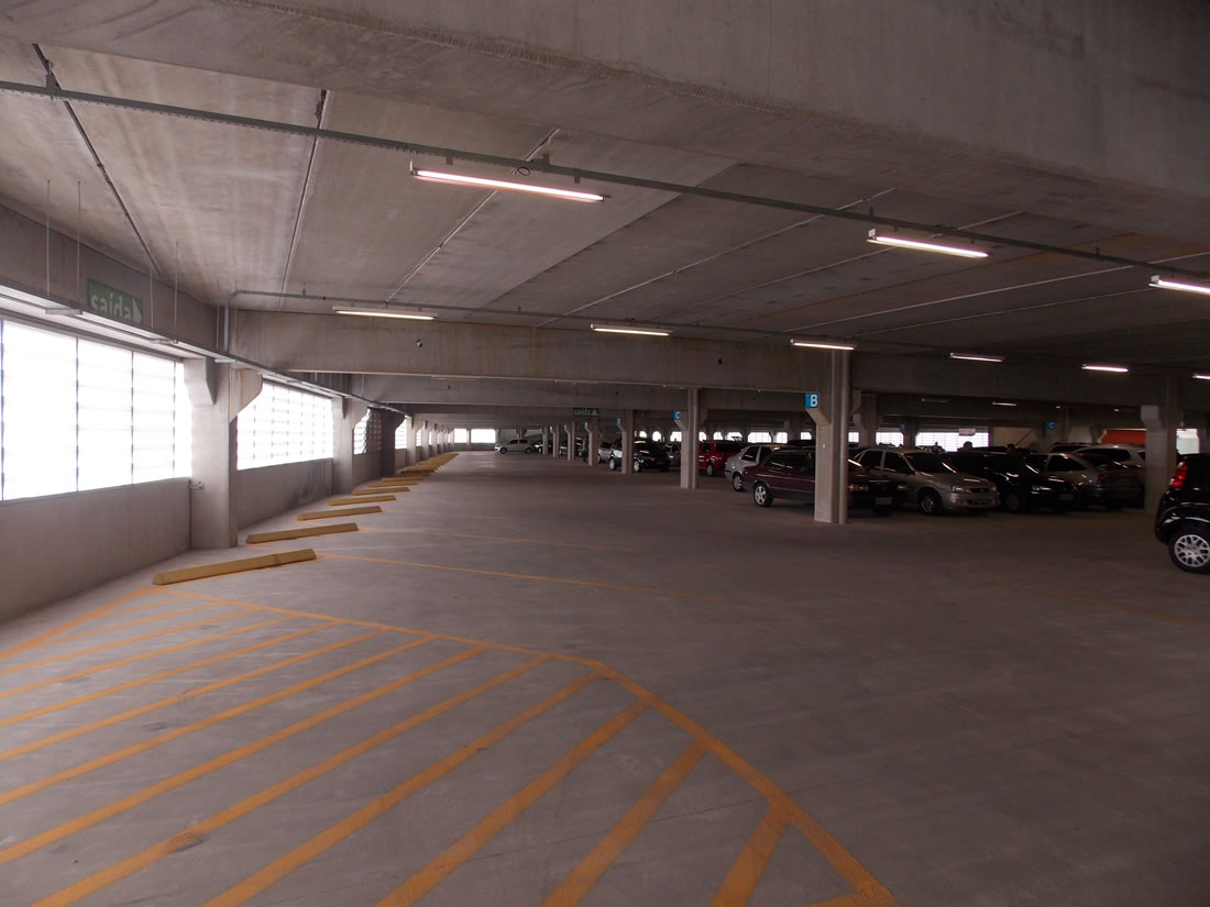 cobertura de garagem de condomínio com laje