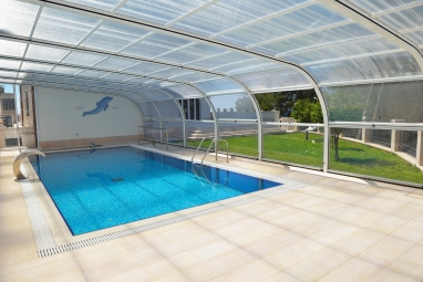 Os melhores tipos de cobertura para piscina: proteção e estilo para o seu lazer